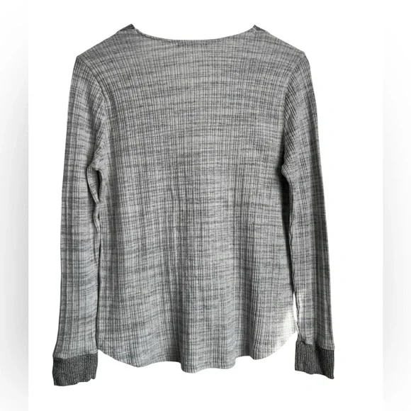 Pink Clover Gray V-Neck Long Sleeve lightweight Top est sz: Small - Picture 2 of 5